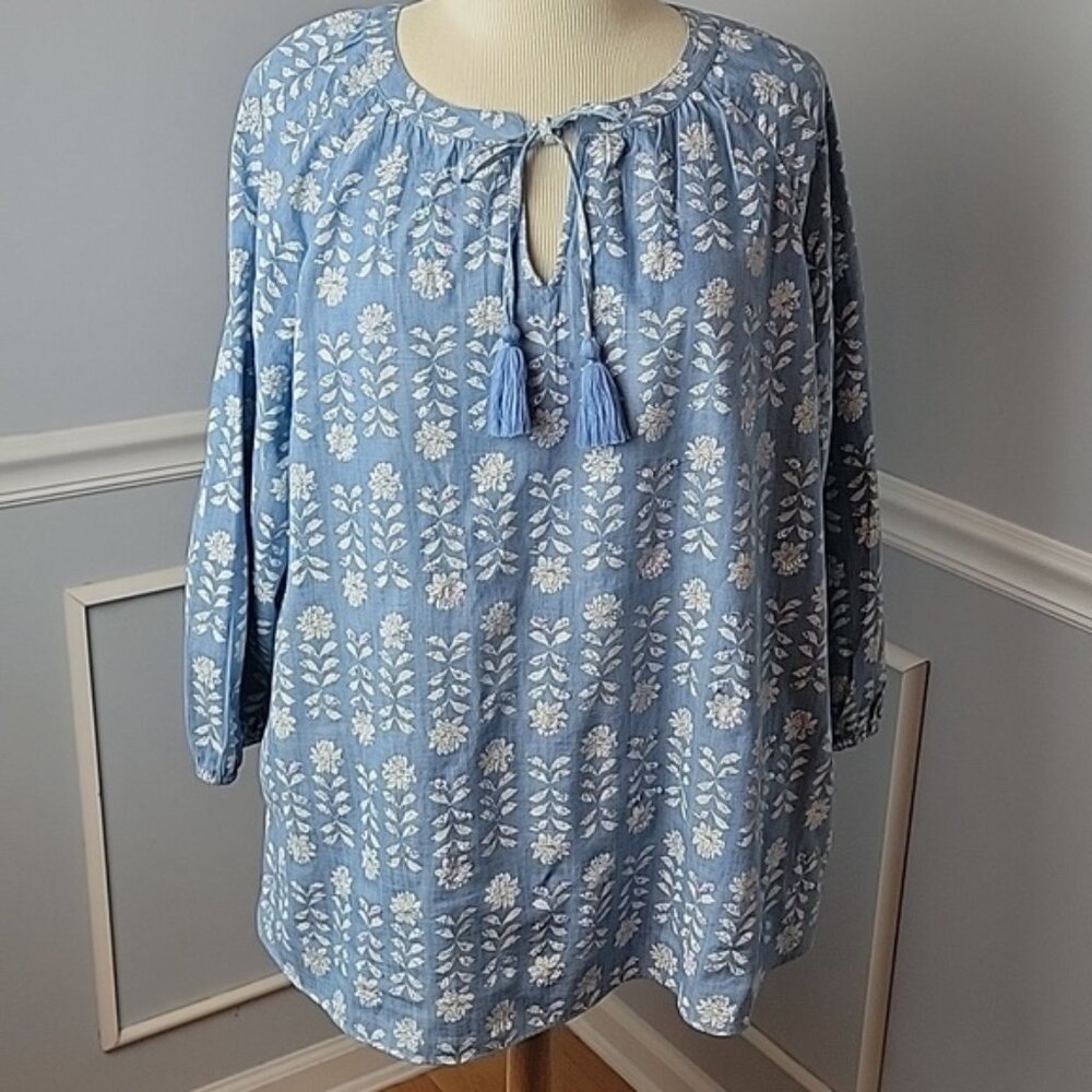 CHICO'S Chambray Floral Sequin Embellished Boho‎ Cottage tie Neck Blouse Top 12